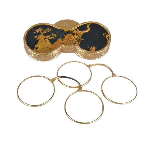 Louis XV gold mounted Japanese lacquer double spectacle case, the mounts Paris 1759, containing two lorgnettes